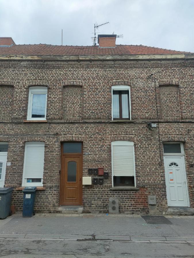 Studio "Sous Les Toits", Proche Hyper Centre Et Commerces ! Valenciennes Exterior foto